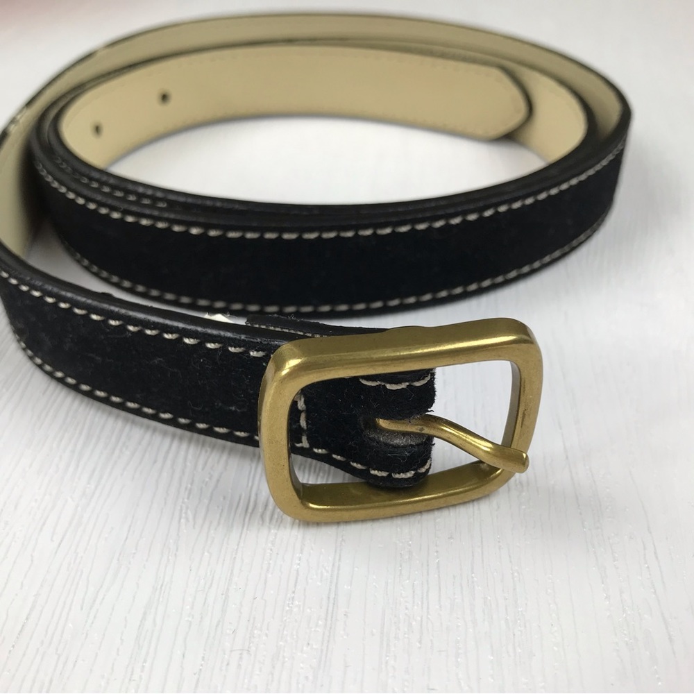 Women’s black suede belt. Gap, size medium. Good condition.